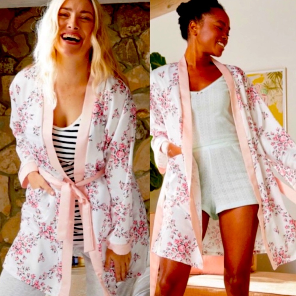 Morgan Lane floral robe